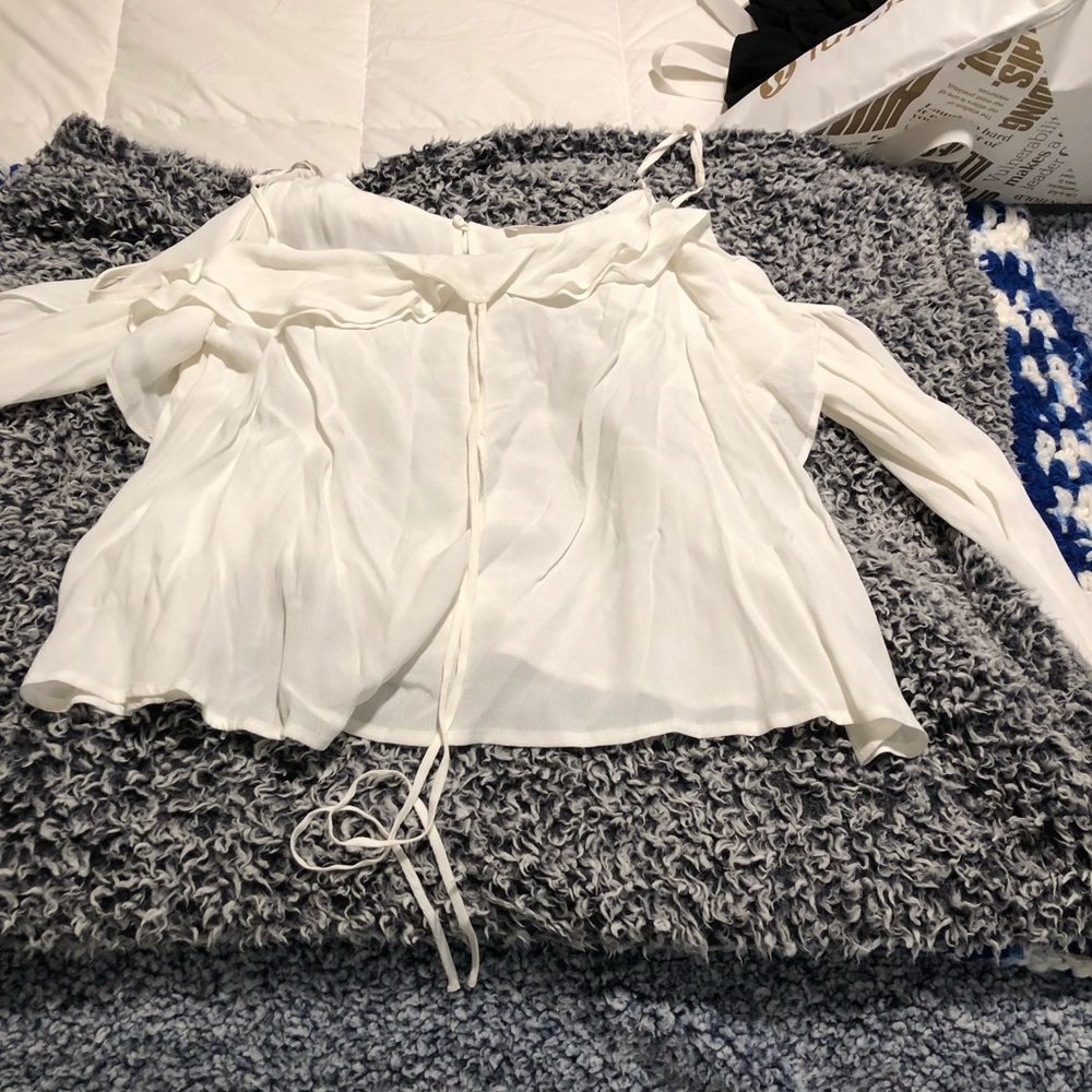 WHITE BLOUSE OFF THE SHOULDER WITH STRAPS